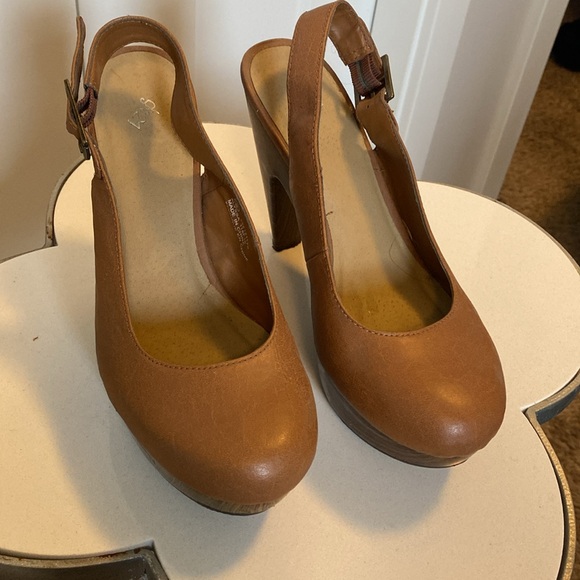 Brown and faux wood heel - size 6 - Picture 2 of 3